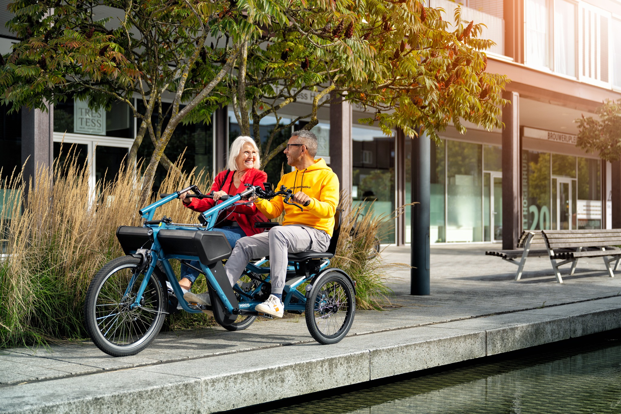 Koppel onderweg op DUO-fiets